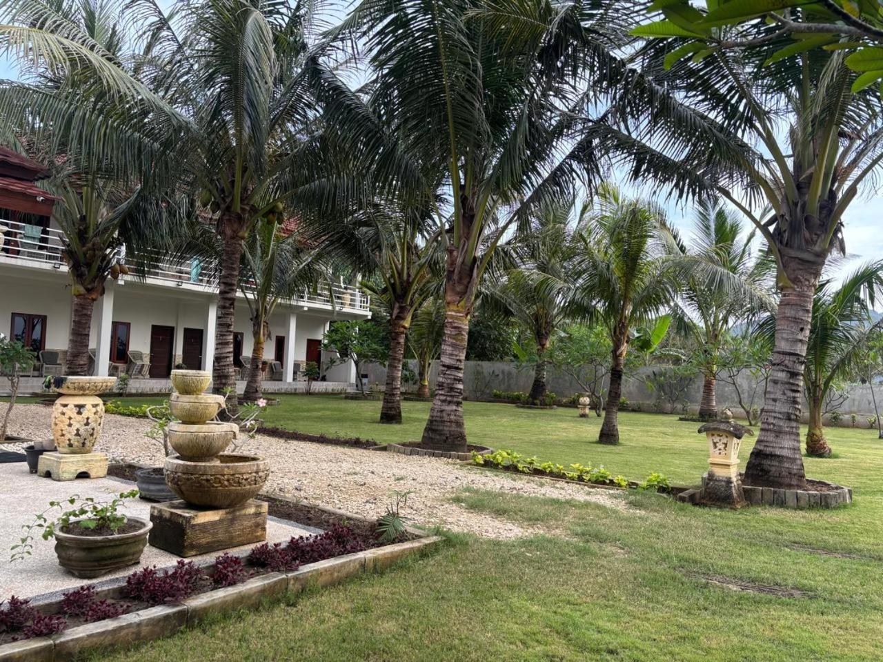 Mama Nings Beach Hotel Sekongkang Extérieur photo